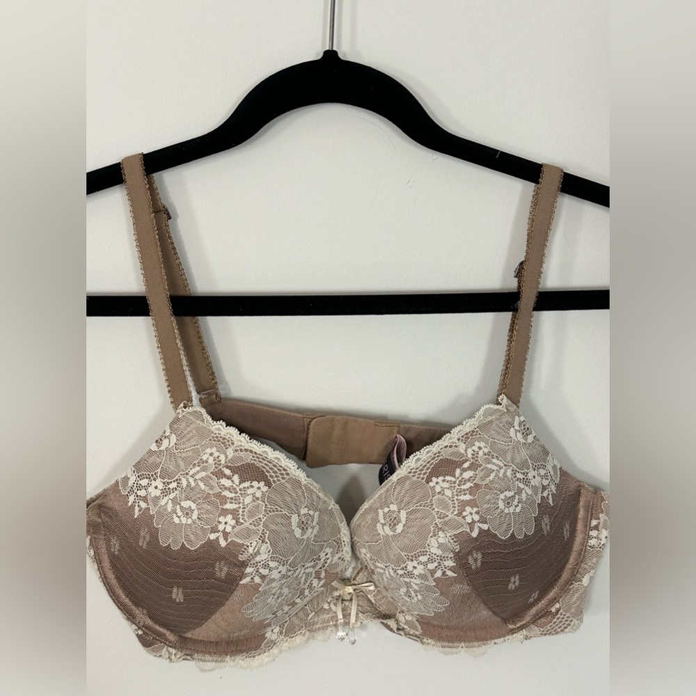 Parisa 36D taupe/nude Lacey push up padded bra EUC